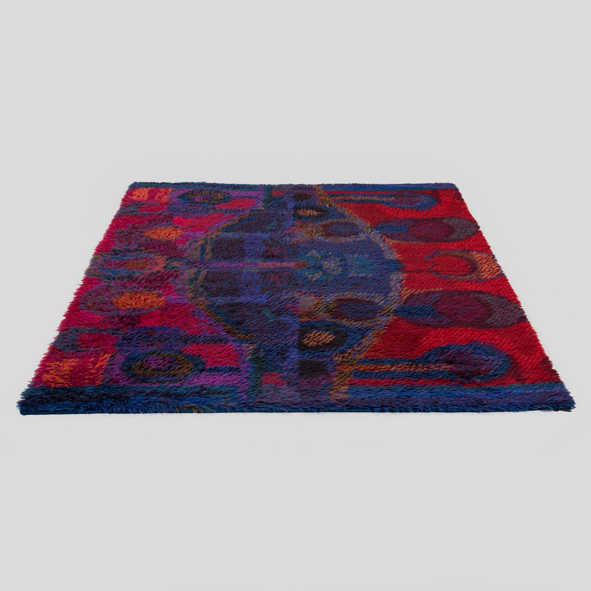 Oili Mäki, ryijy, Oy Finnrya Ab. Noin 180 x 136 cm. Malli muotoiltu 1960-luvulla.