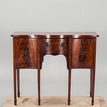 SIDEBOARD, Regencystil, England, 1900-talets början.