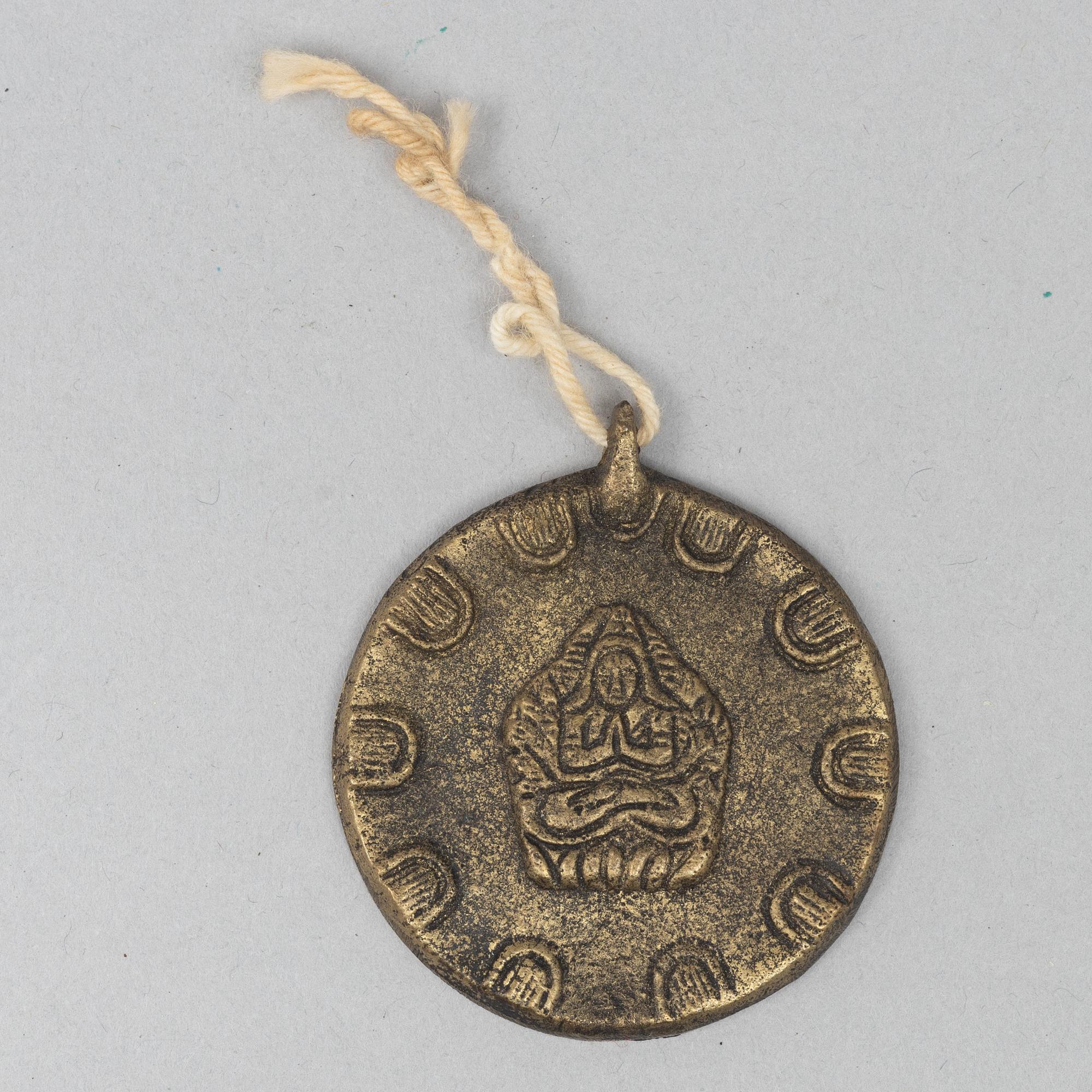 Parti tibetanska föremål, 6 st, 1900-tal.