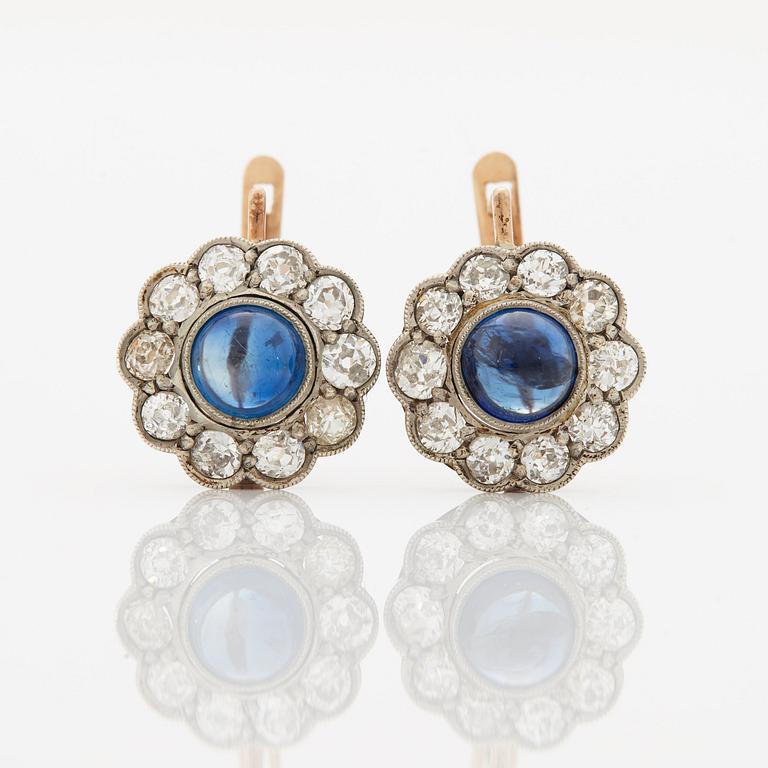 ÖRHÄNGEN i etui från FABERGÉ.