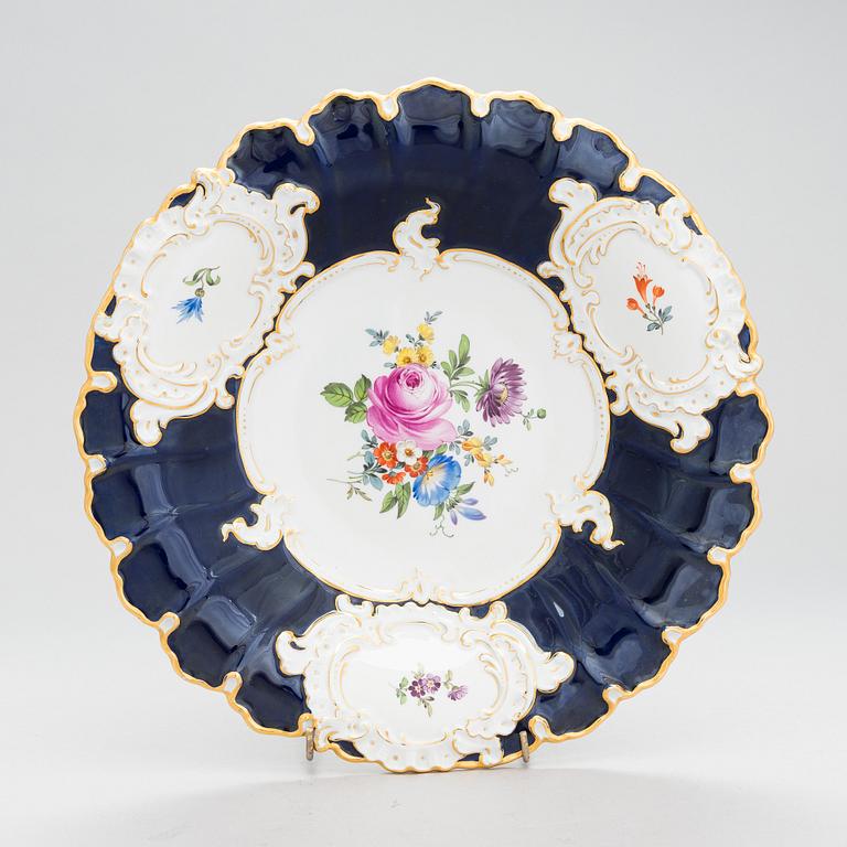 A 20th century Meissen porcelain dish.