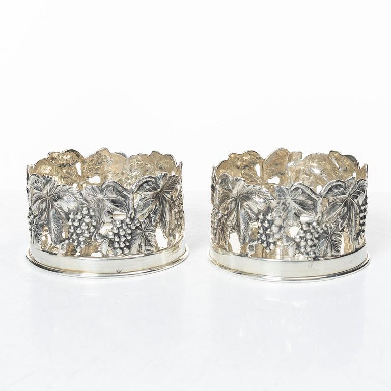 Coasters, ett par, silver, 1900-talets andra hälft.