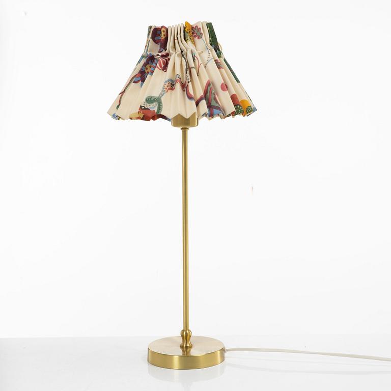 Josef Frank, a model 2332, table lamp, Firma Svenskt Tenn.