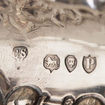 A silver bowl by CHARLES STUART HARRIS, London, 1890.