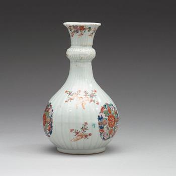 A famille rose vase, Qing dyanasty, Qianlong (1736-95).