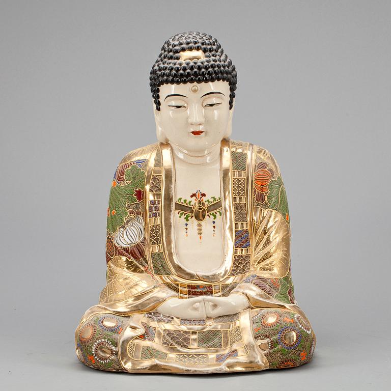 FIGUR, Buddha, porslin, Kinkozan tsukuru Satsuma märke, modern tillverkning.