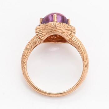 Sormus, 14K ruusukultaa, ametisti ja timantteja.