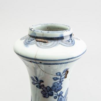 A blue and white kraak kendi, Ming dynasty (1368-1644).