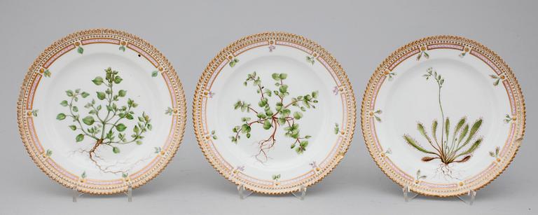 ASSIETTER, 6 stycken, porslin, "Flora Danica", Royal Copenhagen, 1900-talets första hälft.