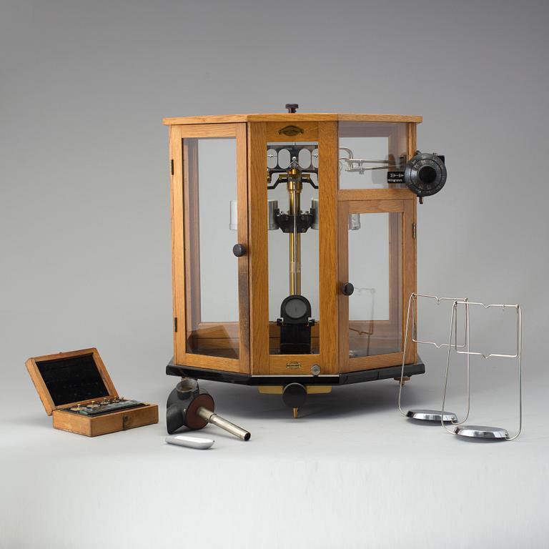 LABORATORIEVÅG, Sartorius-Werke Göttingen, 1900-talets första hälft.