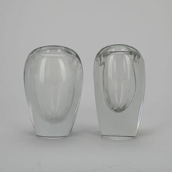 VASER, 2 st, glas, signerade K. Franck Nuutajärvi Notsjö -57 resp. 58.