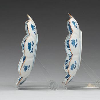 A pair of blue and white dishes, Qing dynasty, Kangxi (1662-1722).