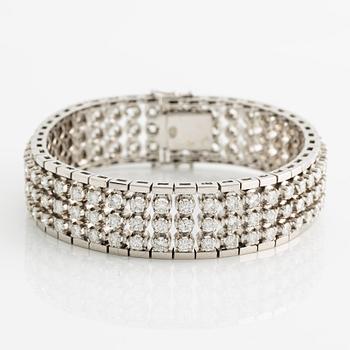 Bracelet 18K white gold with round brilliant-cut diamonds.