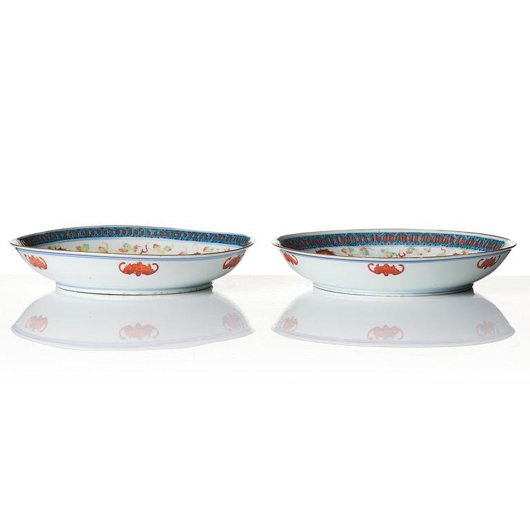 A pair of five clawed dragon dishes, Qing dynasty with Qianlong mark.