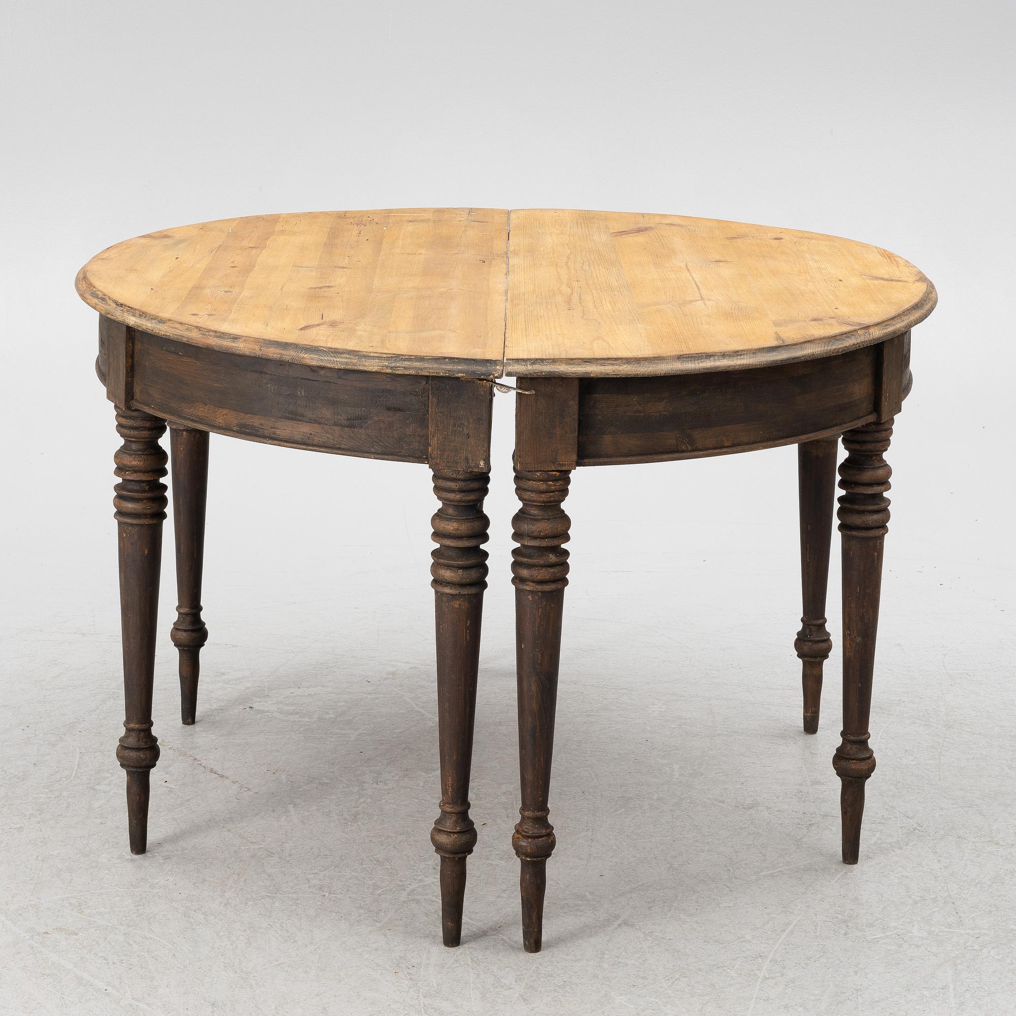 Månbord, ett par, Sverige, 1800-talets senare del.