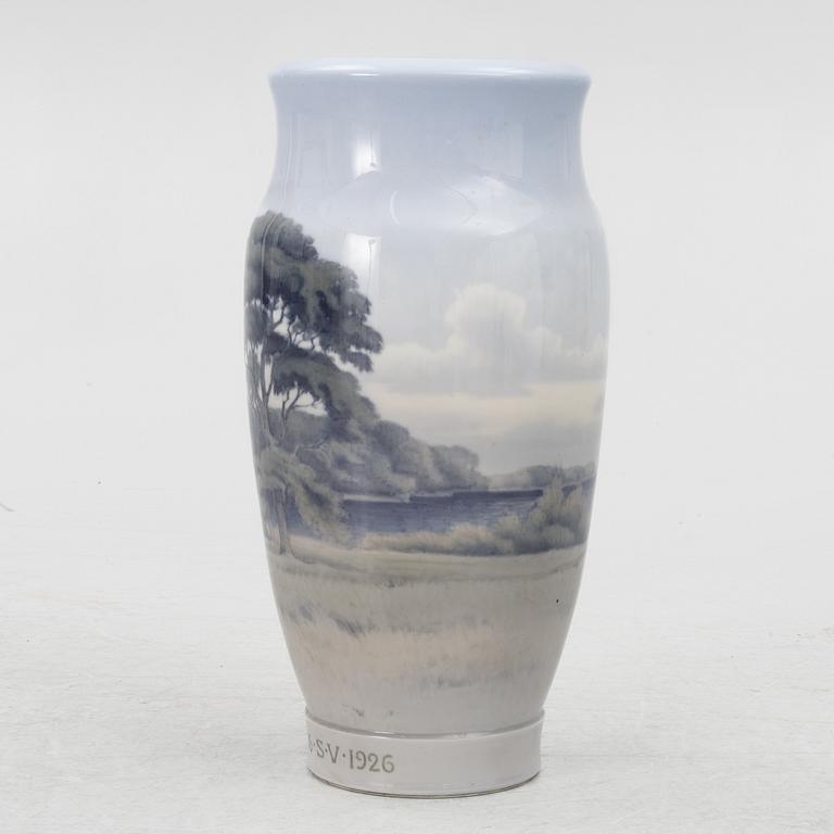 Royal Copenhagen, Praktvas, porslin, 1925.