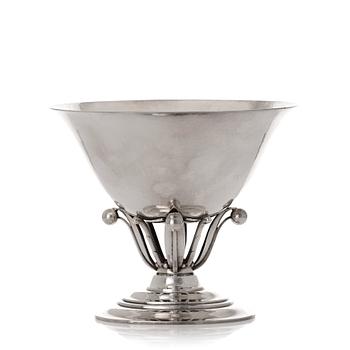 162. Johan Rohde, skål på fot, Georg Jensen Köpenhamn, 1945-77, sterling silver, designnr 6.