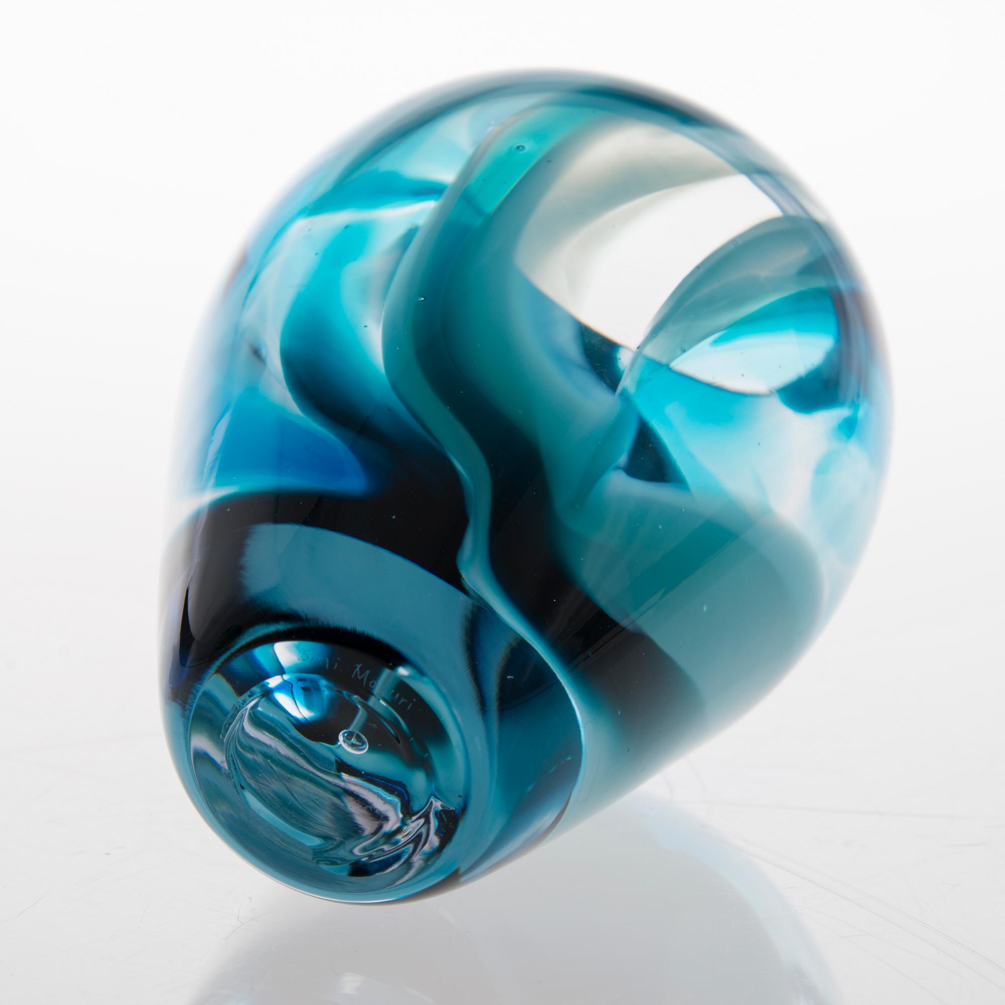 A vase signed Sini Majuri.