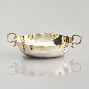A small German parcel-gilt silver bowl (wine tasting bowl), mark of Johannes Kilian, Augsburg 1689-1692.