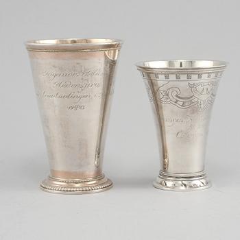POKALER, 2 st, silver, G Markström, Uppsala, 1920 samt GAB, Stockholm, 1927. Vikt 395 gram.
