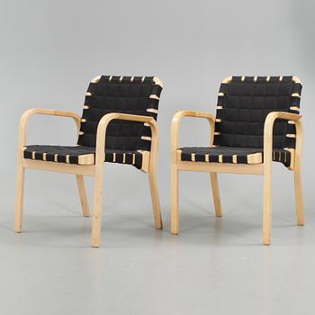 KARMSTOLAR, 2 st, modell 45, Alvar Aalto, Artek. Modellen formgiven 1947.