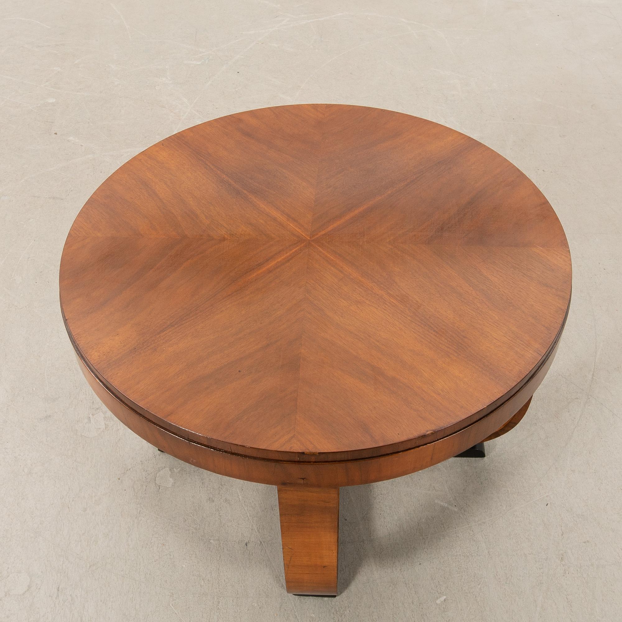 Coffee table Art Deco first half of the 20th century.