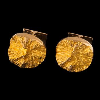 327. Björn Weckström, A PAIR OF CUFFLINKS, gold 14K, "Devil's Wheel", Lapponia 1972. Weight 16,8 g.