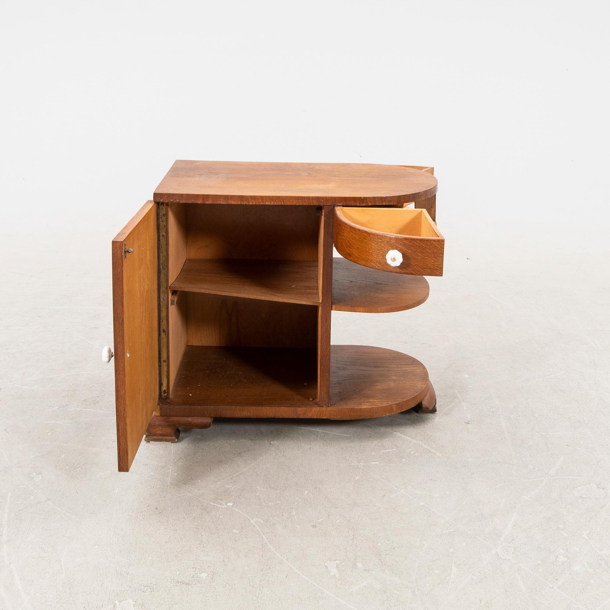 A 1930/40s oak side table.