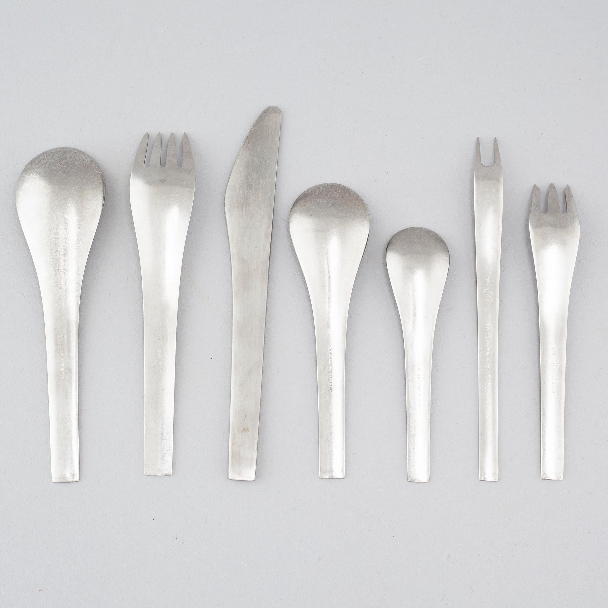 BESTICK, 35 delar, rostfritt stål, "Blå Haj", Svend Siune för Georg Jensen, 1900-talets andra hälft.