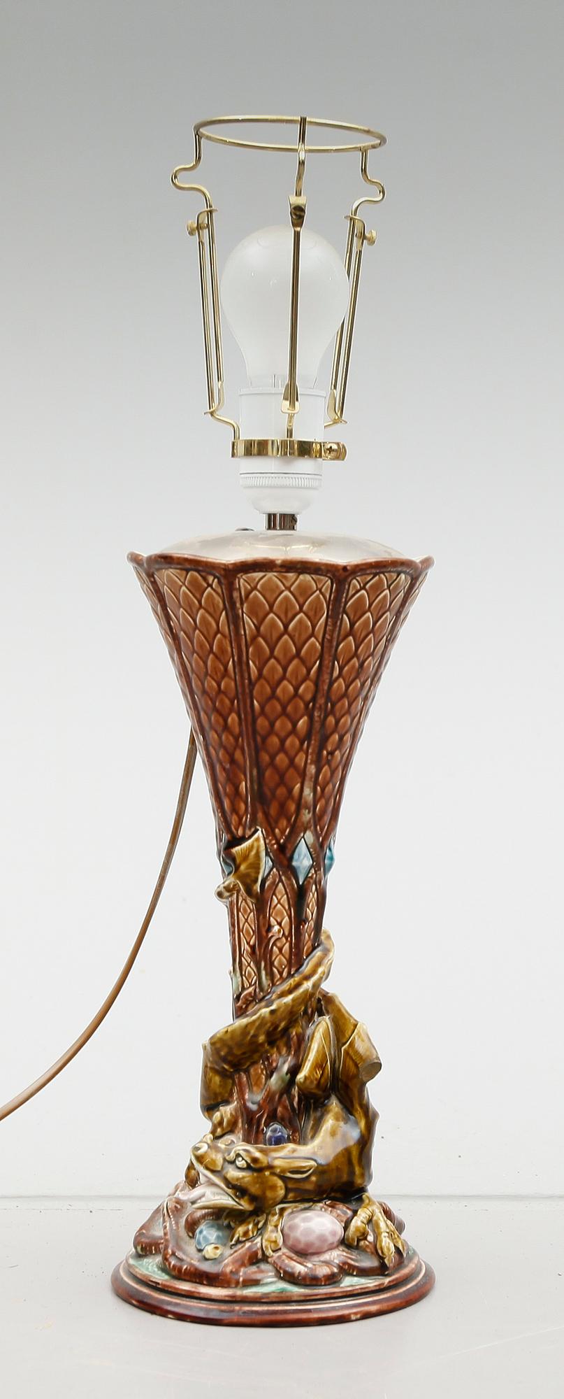 BORDSLAMPA, majolika, Rörstrand, sekelskiftet 1900.