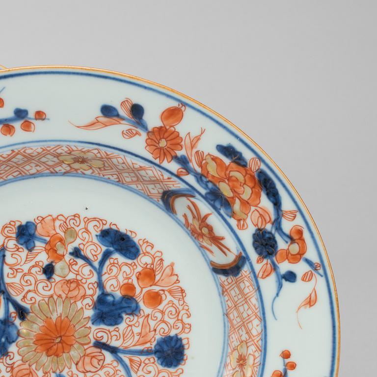 TWO CHINESE QIANLONG PLATES.