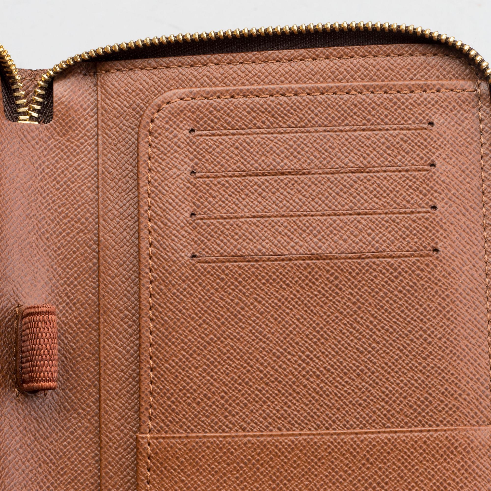 LOUIS VUITTON, passfodral.