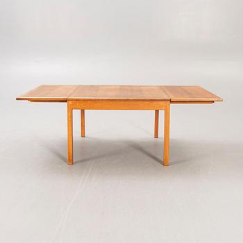 A Børge Mogensen teak coffee table model 5362, alter part of the 20th century.