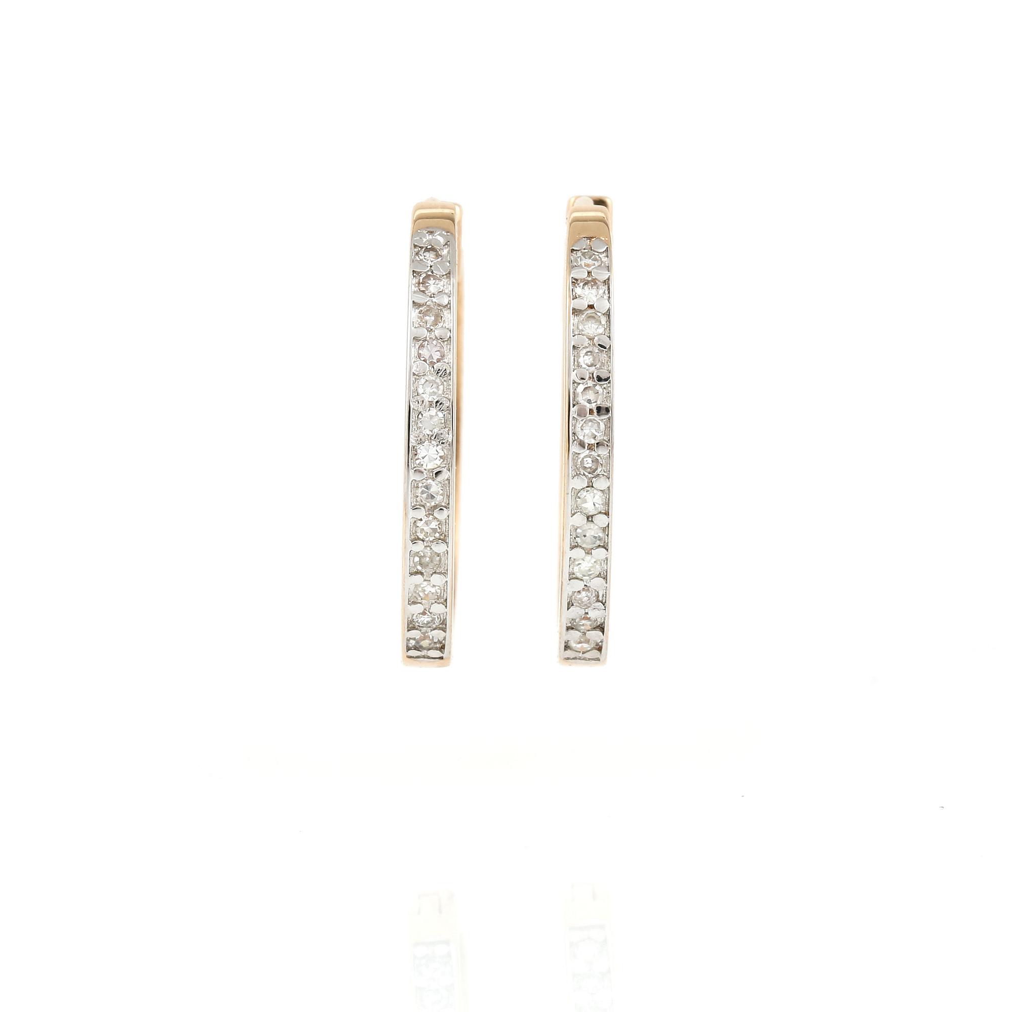 ÖRHÄNGEN, 14K guld med åttkantslipade diamanter tot ca 0,15 ct. Vikt 2,61 gram.
