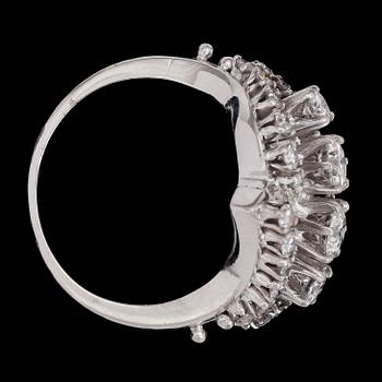 RING, briljantslipade diamanter, tot. ca 1.20 ct.