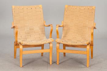 KARMSTOLAR, ett par, "Eva" design Bruno Mathsson för Karl Mathsson, daterad 1978.
