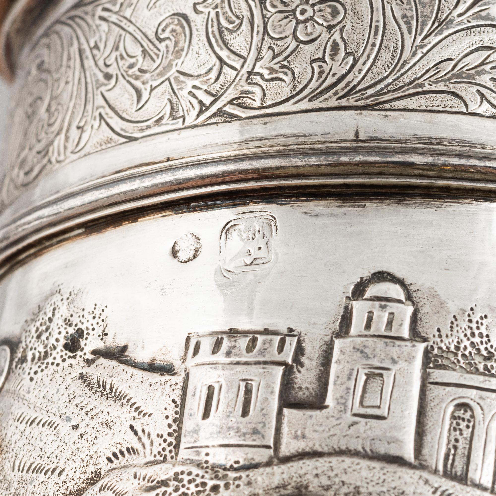 Dryckeskanna, silver, möjligen Hannover 1800-tal, importstämplad London 1878.