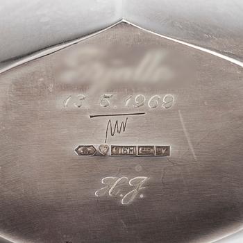 Tapio Wirkkala, maljakko, hopeaamalli TW 42, Kultakeskus, Hämeenlinna 1961.