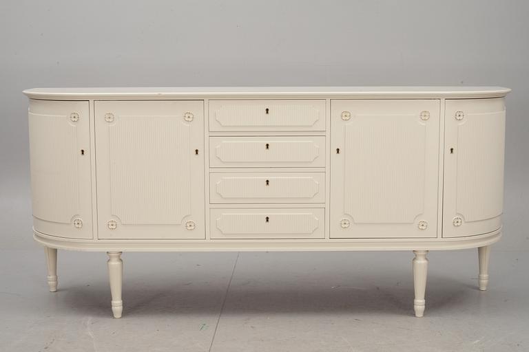 SIDEBOARD, Gustaviansk stil, 1900-tal.