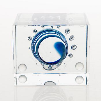 OIVA TOIKKA, An annual glass cube, signed Oiva Toikka Nuutajärvi.