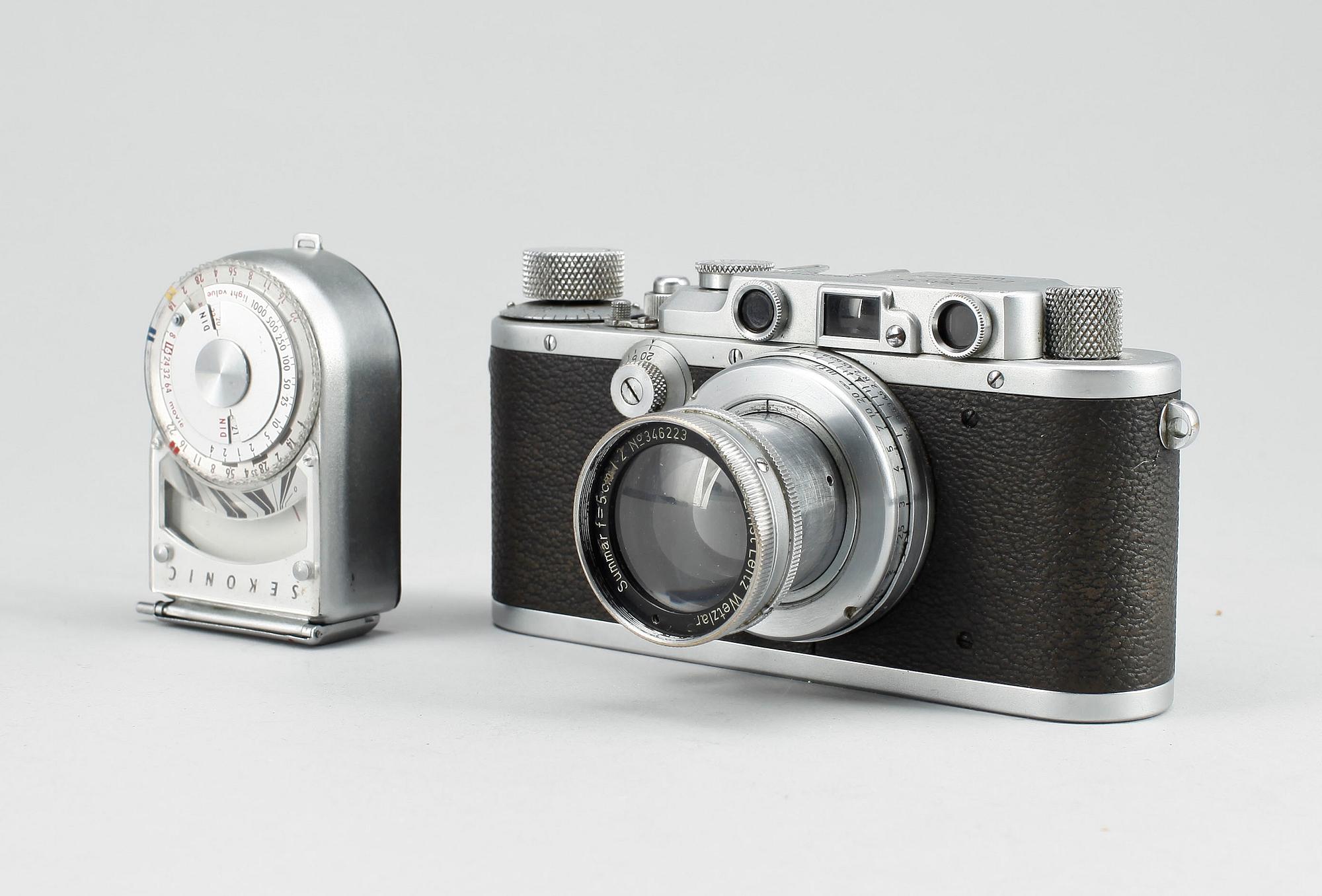 KAMERA samt LJUSMÄTARE, Leica IIIa, nr 2289819, Wetzlar, Tyskland. 1930-tal.