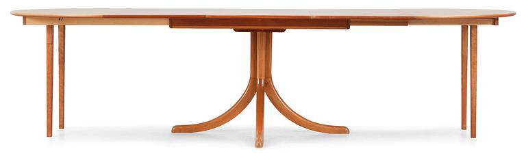 A Josef Frank mahogany dinner table, Svenskt Tenn, model 771.