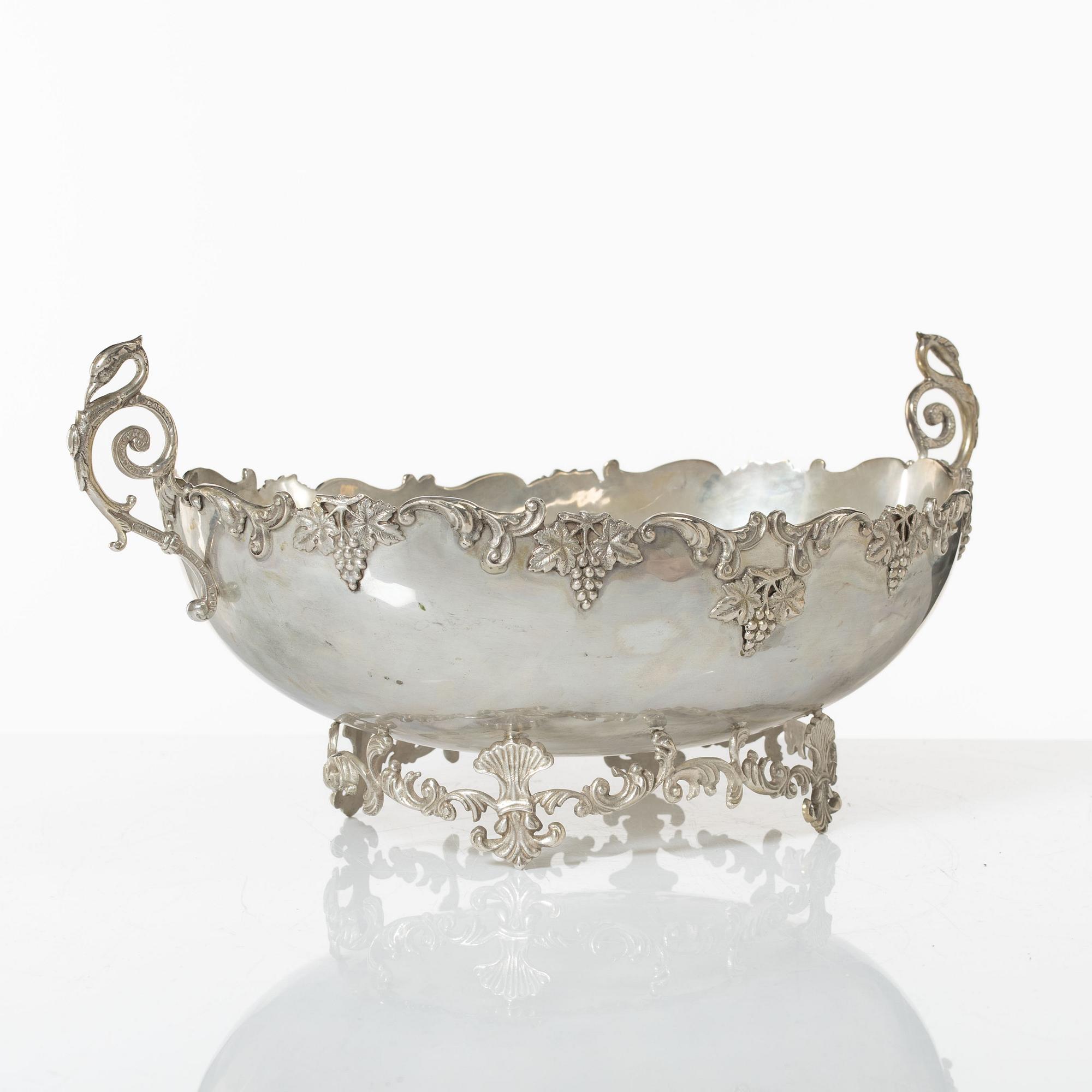 Jardiniere, silver, 1976.