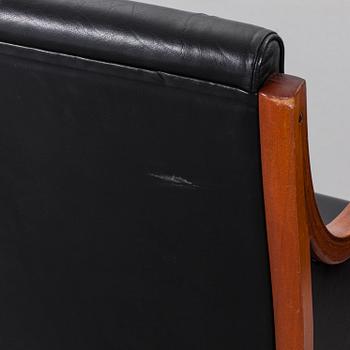 KARMSTOLAR, ett par, formgivna av Karl-Erik Ekselius, JOC Möbler, Vetlanda, 1980-tal.