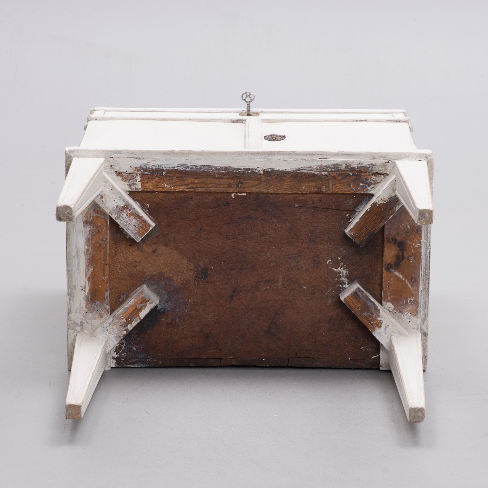 NATTDUKSBORD/SÄNGBORD,  1800-tal.