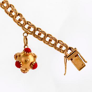 Armband, 18K guld, bismarcklänk med berlock.