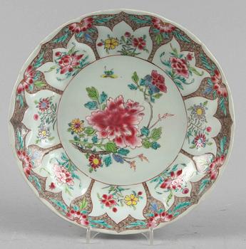 TALLRIK, porslin, Kina, Qing dynastin. Qianlong (1736-95).