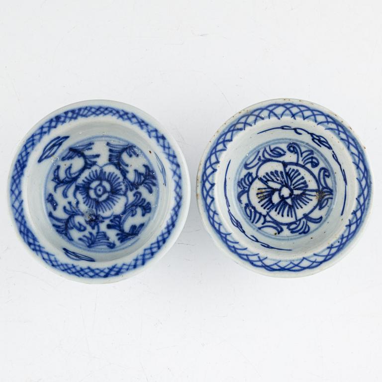 Salt cellars, 2 similar pieces, porcelain, Southeast Asia, circa 1900.