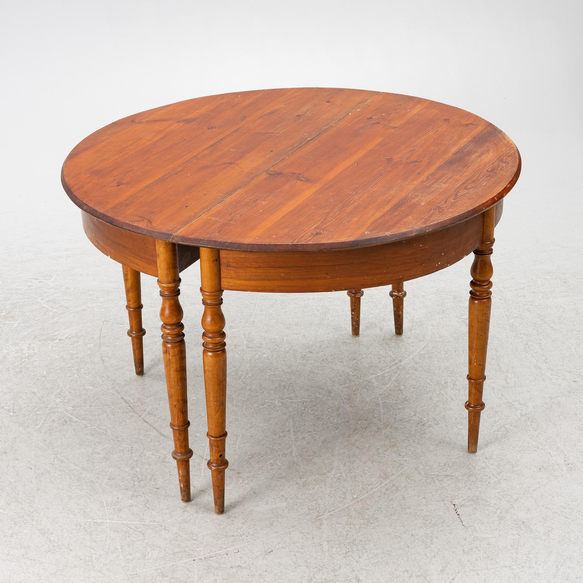 Dining table, late 19th century.