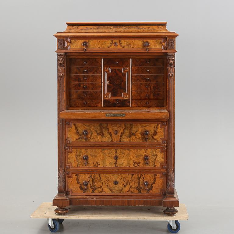 CHIFFONJÉ, nyrenässans, 1800-talets andra hälft.